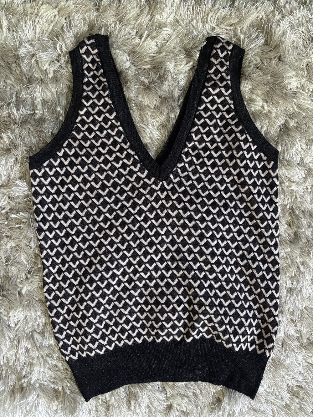 Zara Black & Cream V‑Neck Knit Tank
